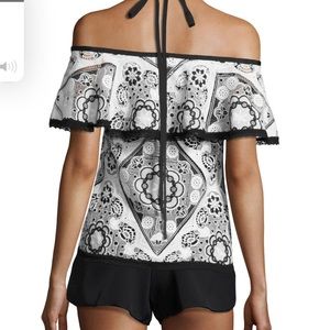 Alexis black/white off shoulder lace blouse. Xs. Nwt.